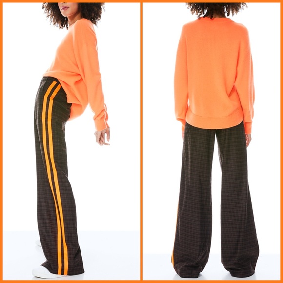 Alice + Olivia Denver Cashmere Round Hem Sweater Pullover - Picture 15 of 16